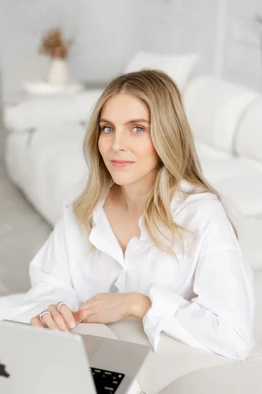 Professional headshot of Regan Kelly, Registered Psychotherapist (ON)